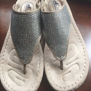 Comfy Cliffs Studded Elastic Back Sandals